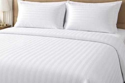 Ekonomik otel çarşafı 240x280cm çift kişilik pamuk polyester